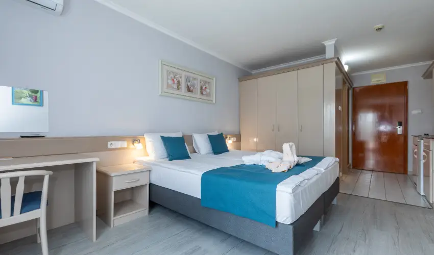 Holiday Club Apartman Hotel H�v�z H�v�z - Augusztus 20. (min. 2 �j)