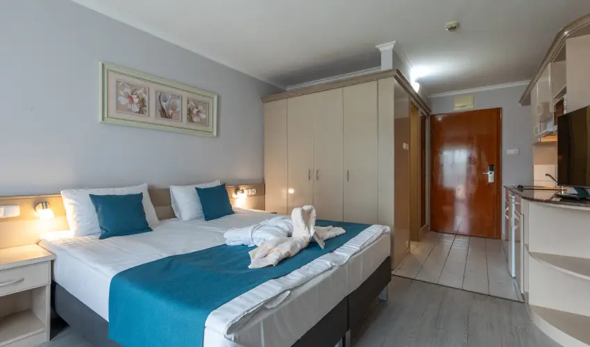 Holiday Club Apartman Hotel H�v�z H�v�z - Augusztus 20. (min. 2 �j)