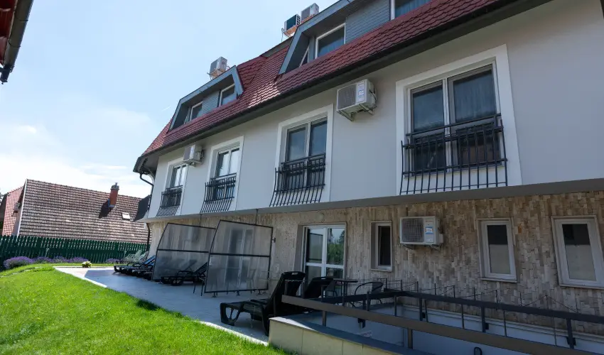 Holiday Club Apartman Hotel H�v�z H�v�z - Augusztus 20. (min. 2 �j)