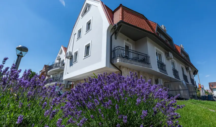 Holiday Club Apartman Hotel H�v�z H�v�z - Augusztus 20. (min. 2 �j)