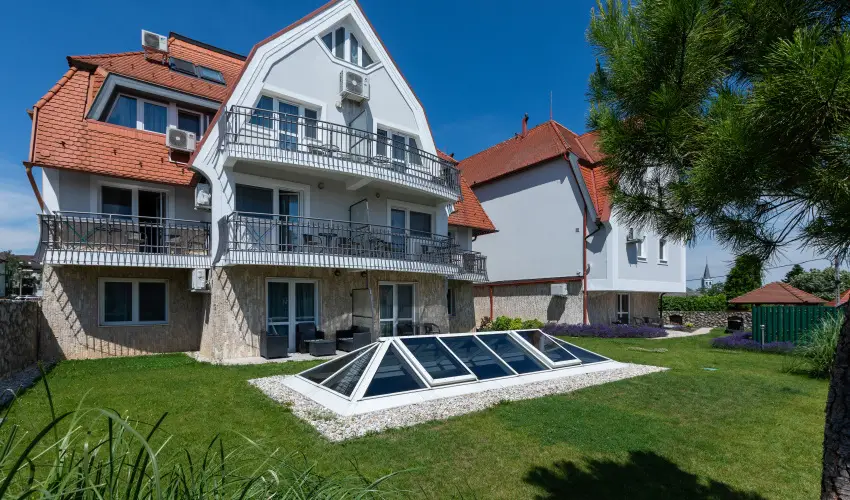 Holiday Club Apartman Hotel H�v�z H�v�z - Augusztus 20. (min. 2 �j)