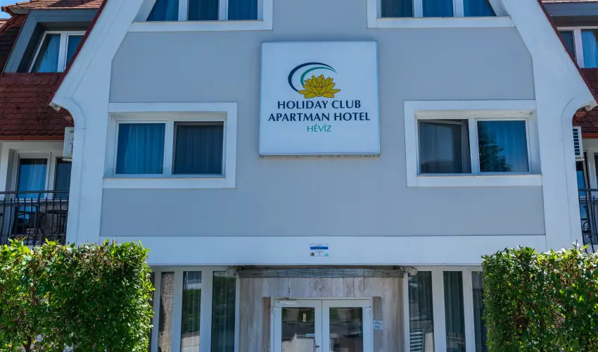 Holiday Club Apartman Hotel H�v�z H�v�z - Augusztus 20. (min. 2 �j)