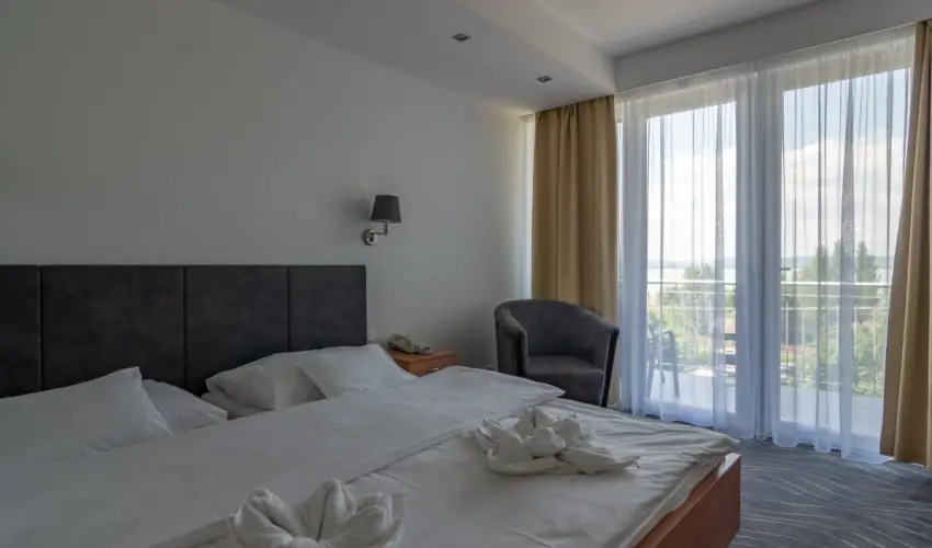 Holiday Resorts Balatonszrsz - Augusztus 20. (min. 2 j)