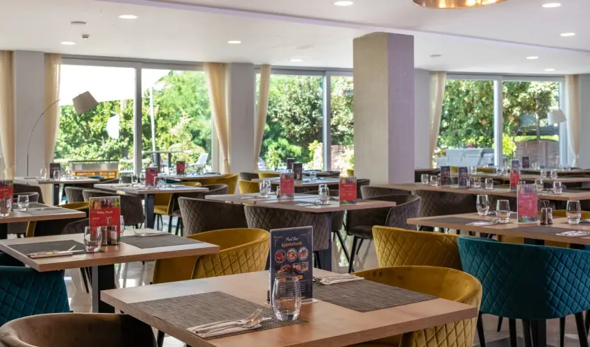 Holiday Resorts Balatonszrsz - Augusztus 20. (min. 2 j)