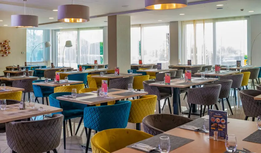 Holiday Resorts Balatonszrsz - Augusztus 20. (min. 2 j)