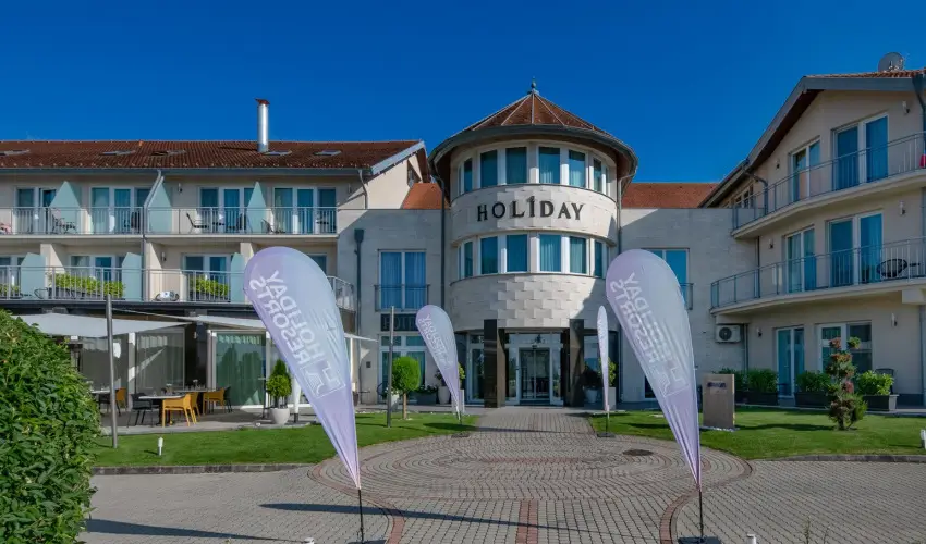 Holiday Resorts Balatonszrsz - Augusztus 20. (min. 2 j)