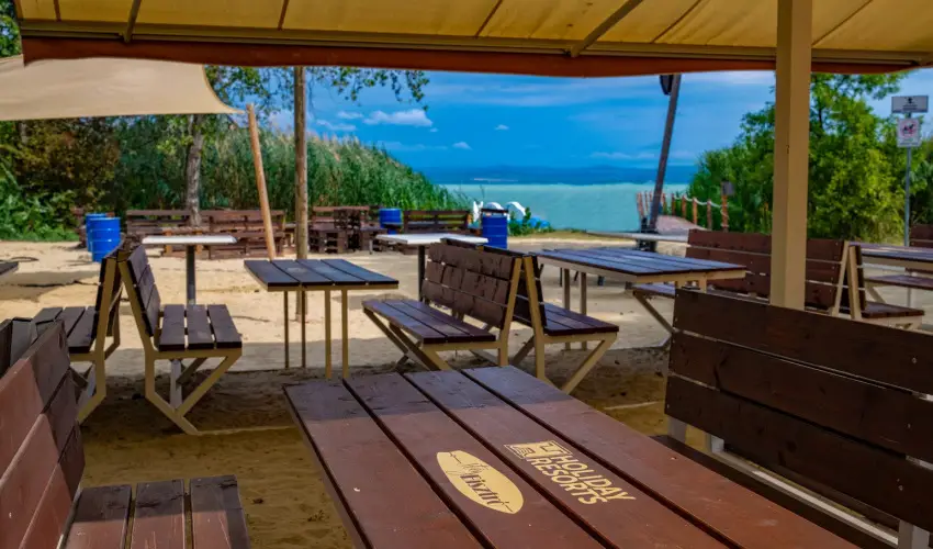 Holiday Resorts Balatonszrsz - Augusztus 20. (min. 2 j)