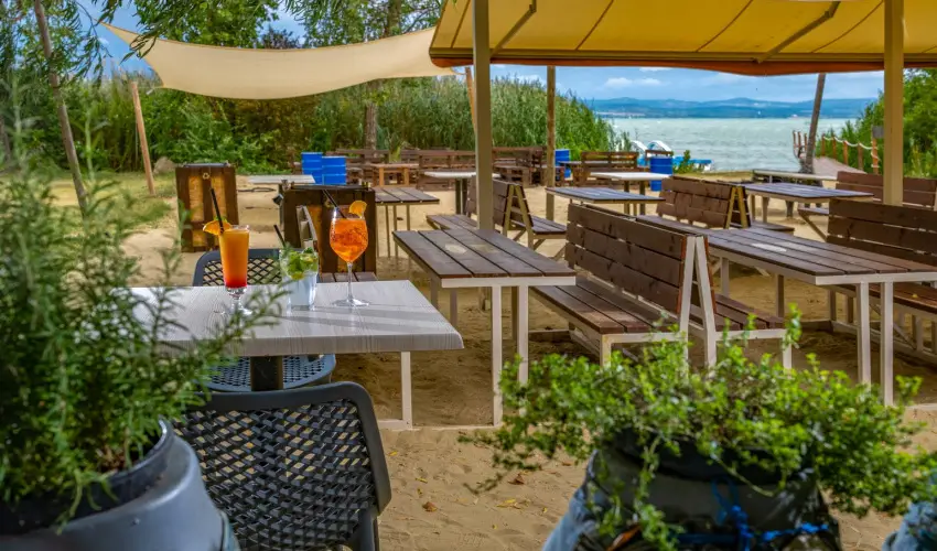 Holiday Resorts Balatonszrsz - Augusztus 20. (min. 2 j)