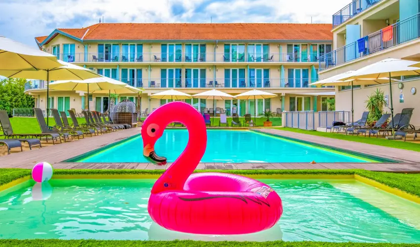 Holiday Resorts Balatonszrsz - Augusztus 20. (min. 2 j)