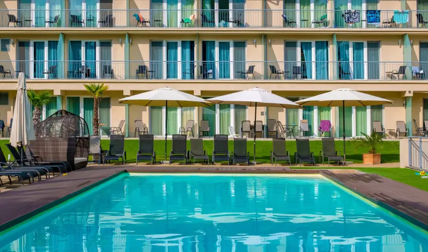 Holiday Resorts Balatonszrsz - Augusztus 20. (min. 2 j)