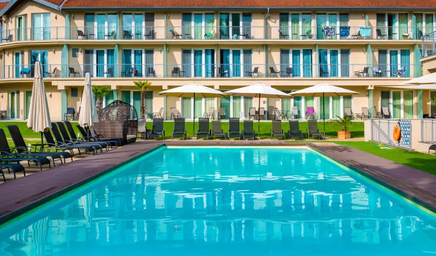 Holiday Resorts Balatonszrsz - Augusztus 20. (min. 2 j)