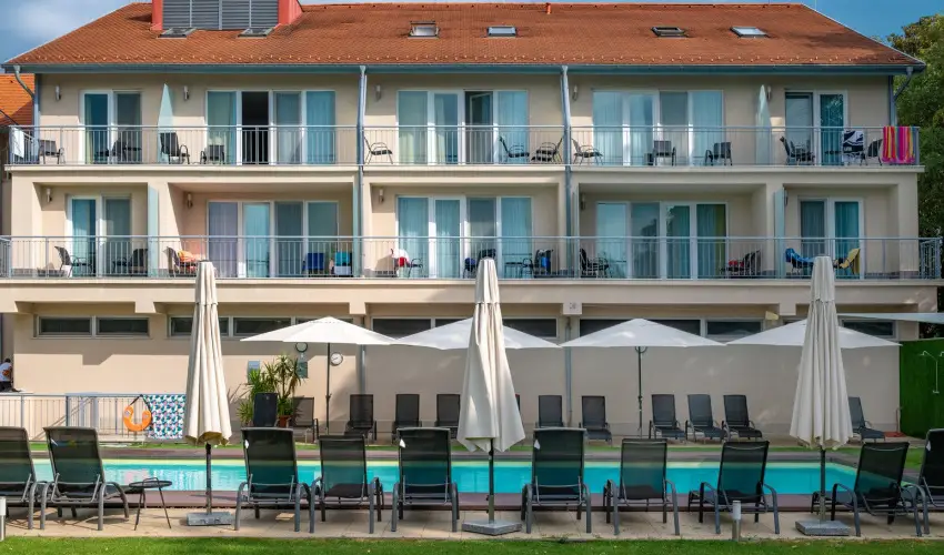 Holiday Resorts Balatonszrsz - Augusztus 20. (min. 2 j)