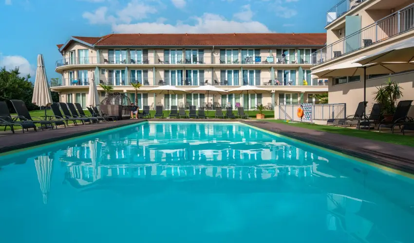 Holiday Resorts Balatonszrsz - Augusztus 20. (min. 2 j)