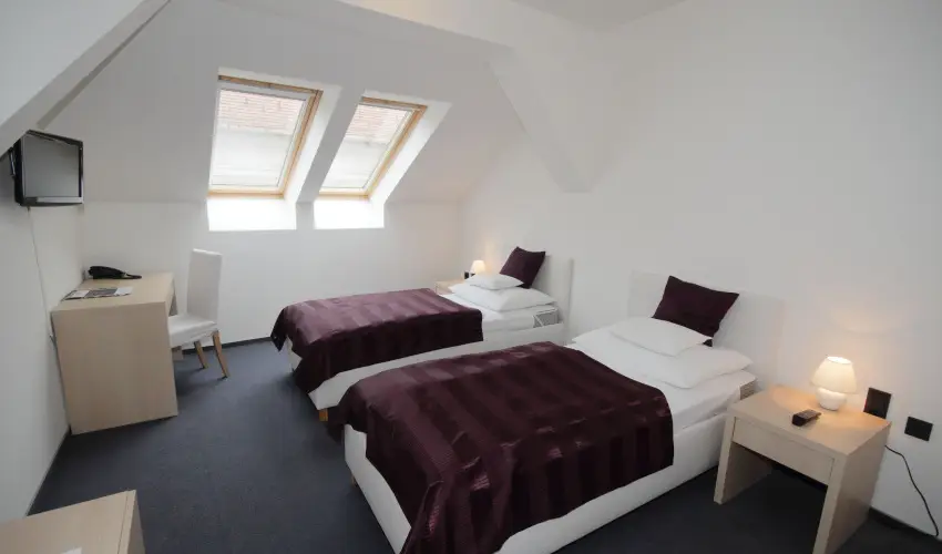 Hotel Arkadia P�cs - Augusztus 20. 