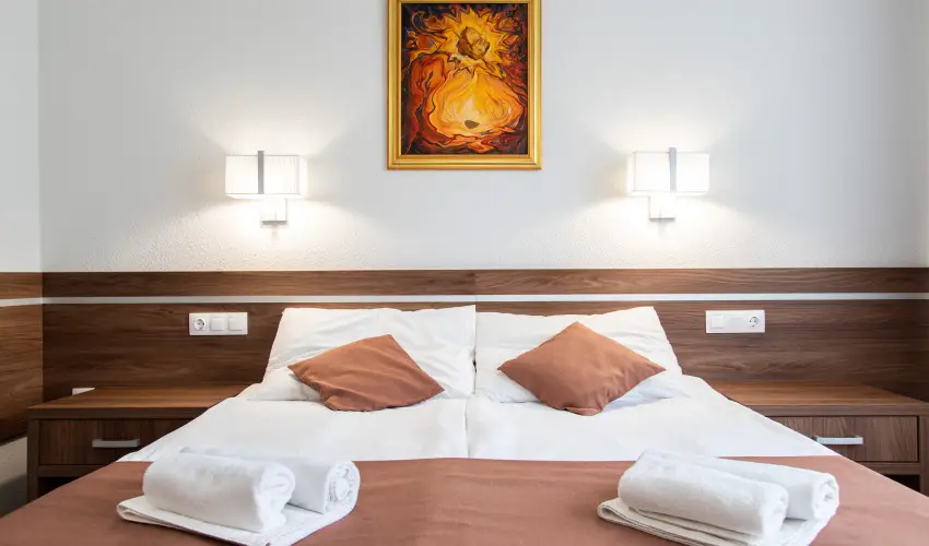 Hotel rpd Tatabnya - Augusztus 20.