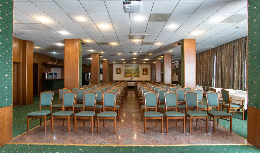 Hotel rpd Tatabnya - Augusztus 20.