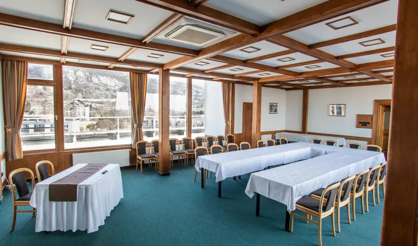 Hotel rpd Tatabnya - Augusztus 20.