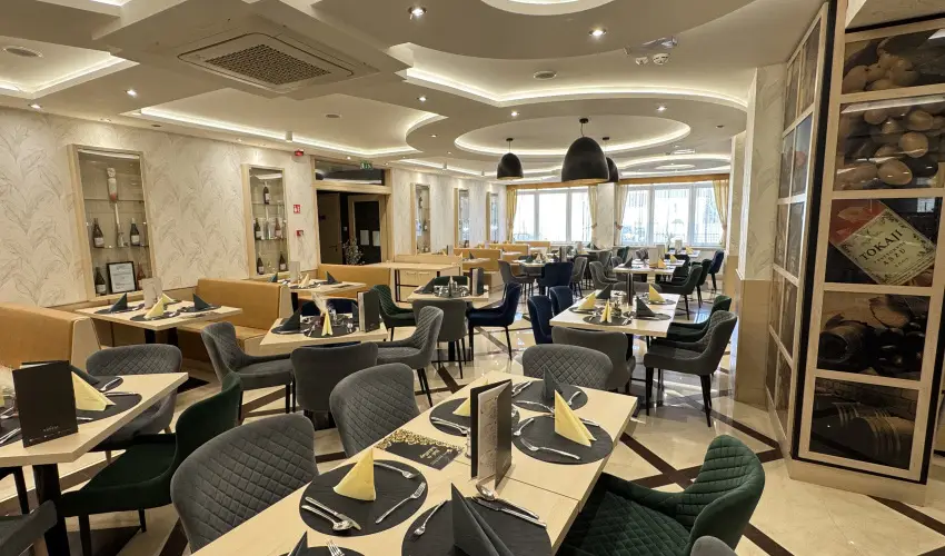 Hotel Aurum Family Hajdszoboszl - Augusztus 20. (min. 3 j)