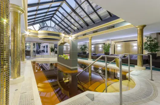 Hotel Aurum - Augusztus 20. (min. 3 j)