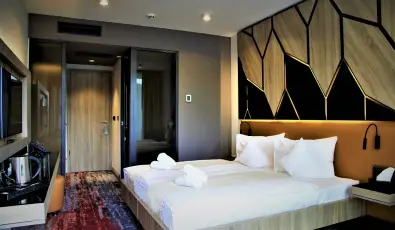 Avar Hotel M�traf�red