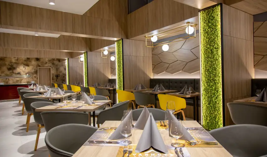 Avar Hotel M�traf�red - Augusztus 20.