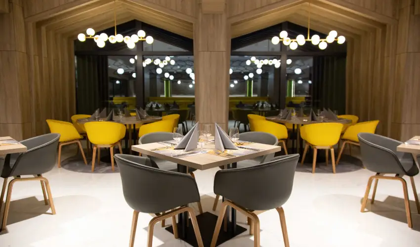 Avar Hotel M�traf�red - Augusztus 20.