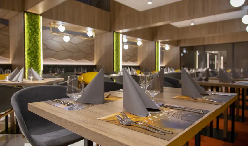 Avar Hotel M�traf�red - Augusztus 20.