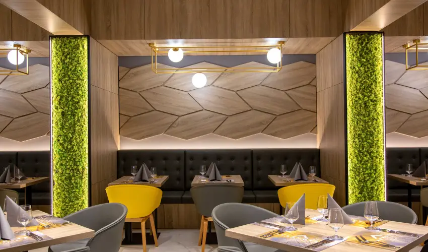 Avar Hotel M�traf�red - Augusztus 20.