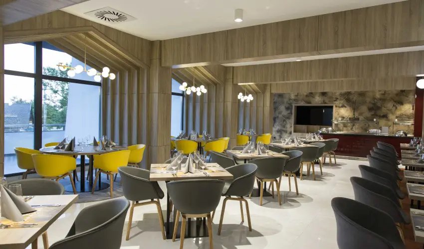 Avar Hotel M�traf�red - Augusztus 20.