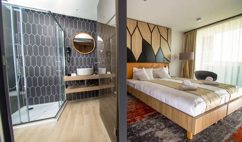 Avar Hotel M�traf�red - Augusztus 20.