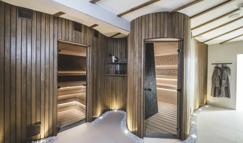 Avar Hotel M�traf�red - Augusztus 20.