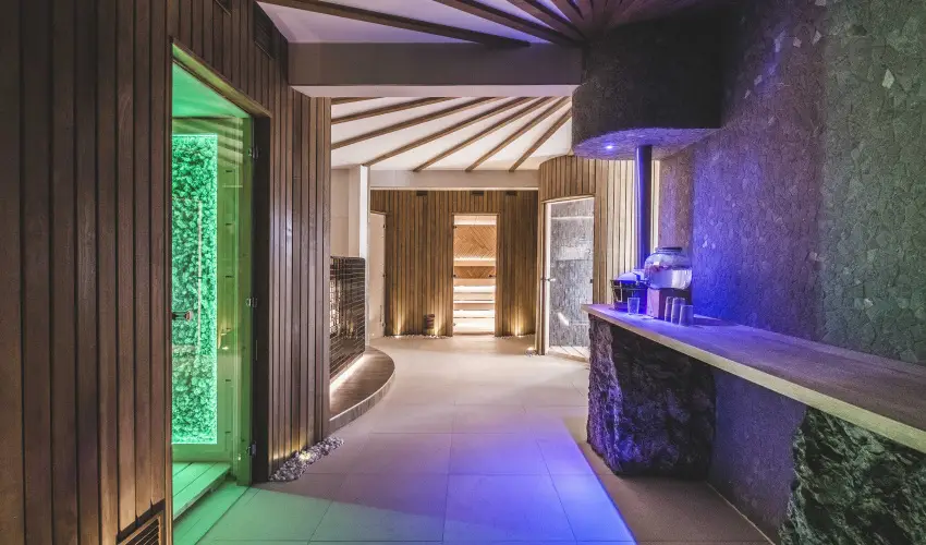 Avar Hotel M�traf�red - Augusztus 20.