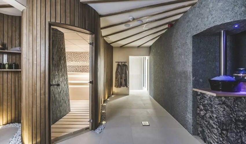 Avar Hotel M�traf�red - Augusztus 20.