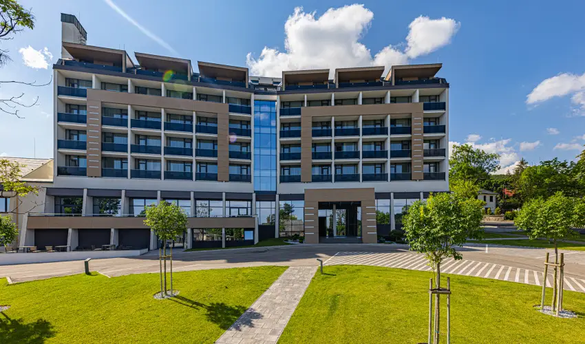 Avar Hotel M�traf�red - Augusztus 20.