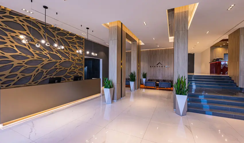 Avar Hotel M�traf�red - Augusztus 20.