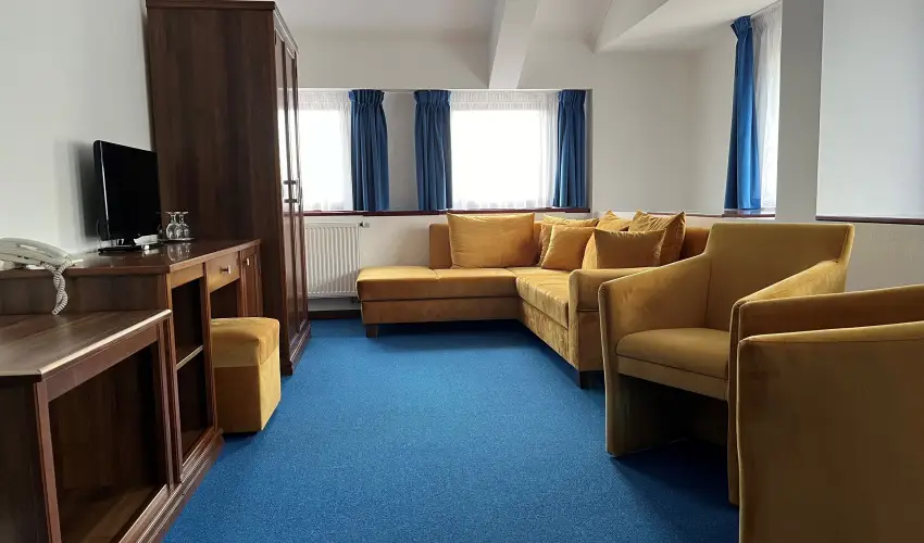 Hotel Bassiana Srvr - Augusztus 20. (min. 3 j)