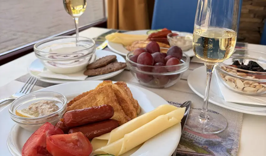Hotel Bassiana S�rv�r - Augusztus 20. (min. 2 �j)