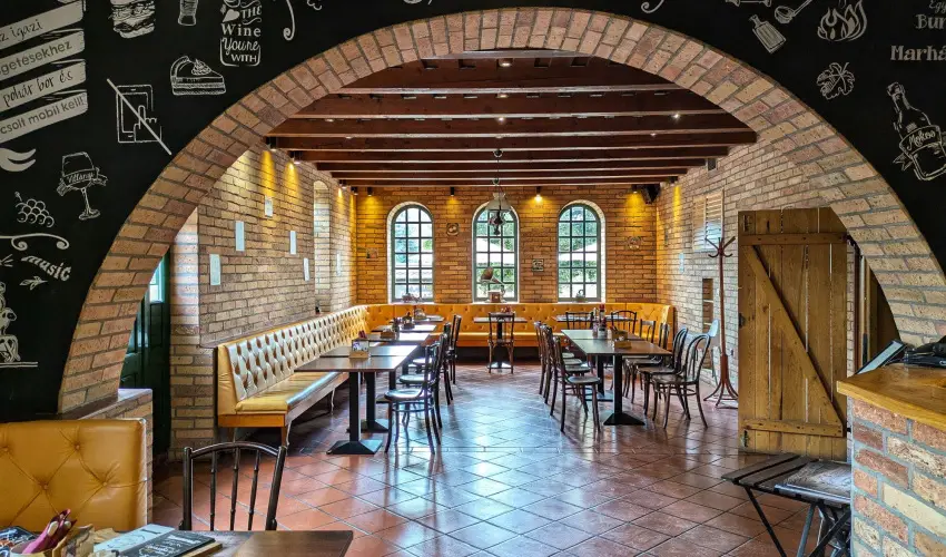 Hotel Cabernet Vill�nyk�vesd - Augusztus 20.
