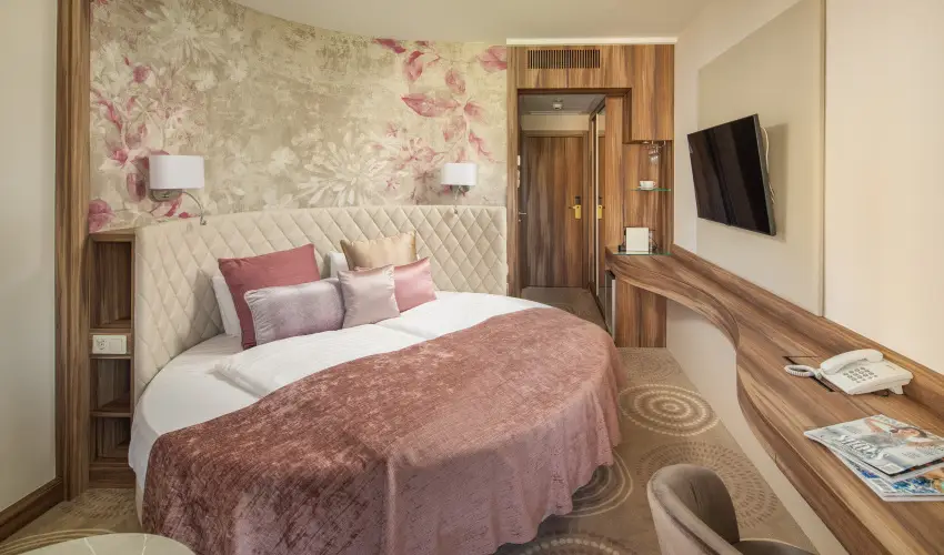 NaturMed Hotel Carbona Hvz - Augusztus 20. (min. 2 j)