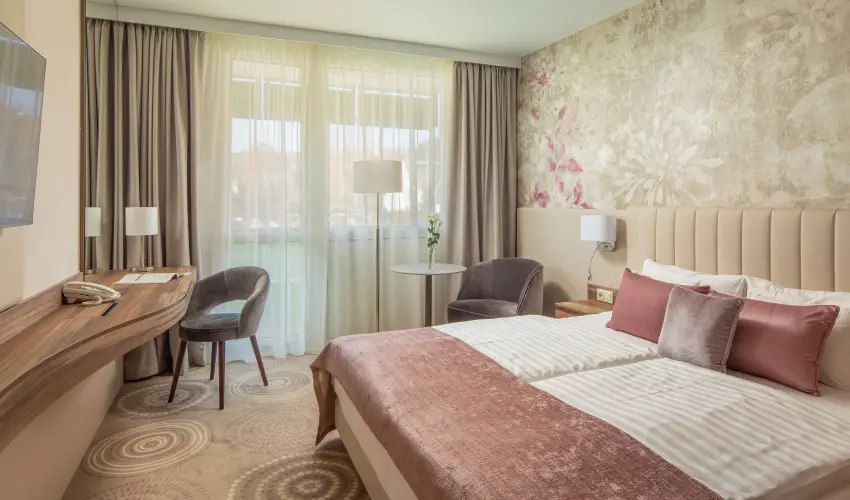 NaturMed Hotel Carbona Hvz - Augusztus 20. (min. 2 j)