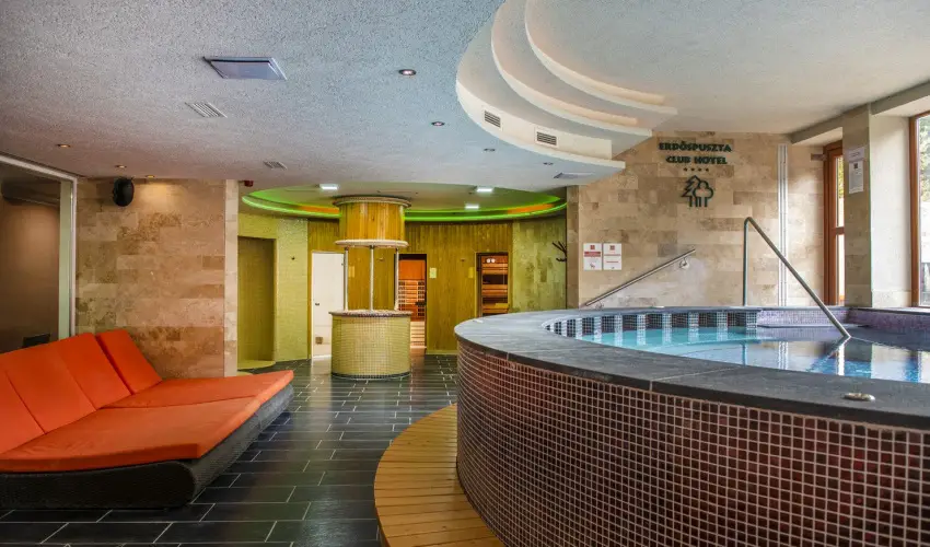 Erd�spuszta Club Hotel Debrecen - Augusztus 20.