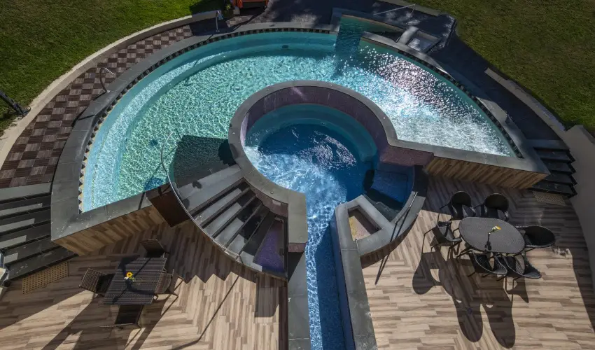 Erd�spuszta Club Hotel Debrecen - Augusztus 20.