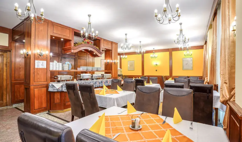 Hotel Erzs�bet H�v�z - Augusztus 20.