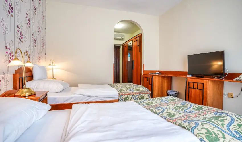 Hotel Erzs�bet H�v�z - Augusztus 20.