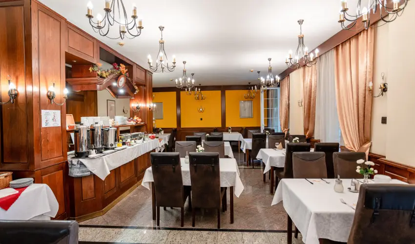 Hotel Erzs�bet H�v�z - Augusztus 20.