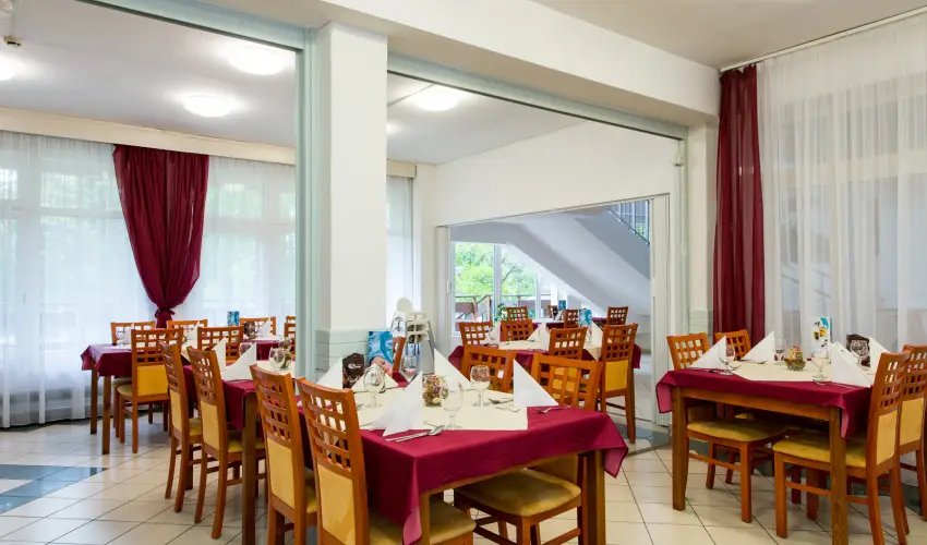 Hotel Forr�s Zalakaros Zalakaros - Augusztus 20. (min. 2 �j)