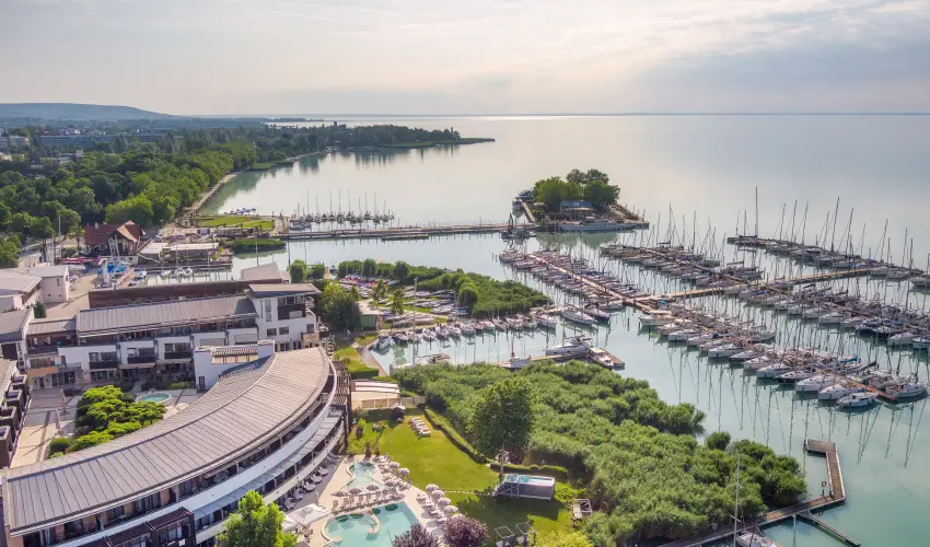 Hotel Golden Lake Resort Balatonf�red - Augusztus 20.
