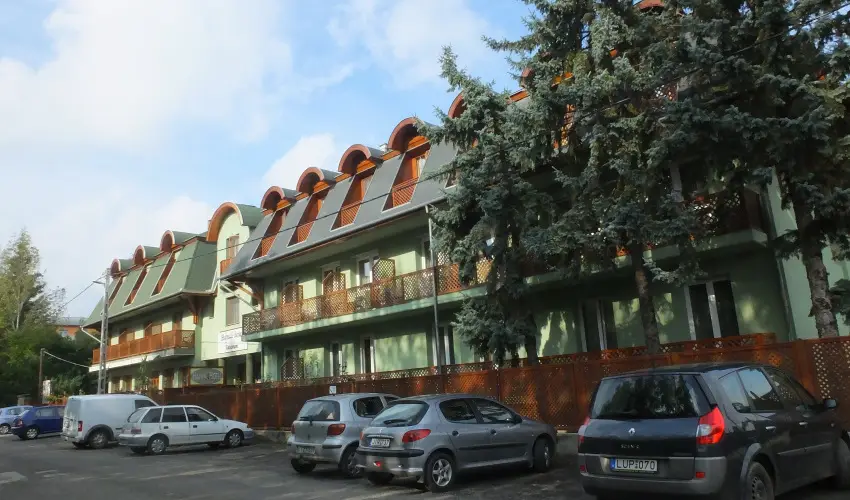 Hajnal Hotel Mez�k�vesd - Augusztus 20.