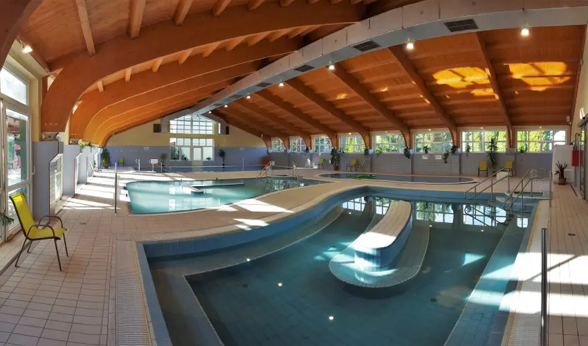 Hajnal Hotel Mez�k�vesd - Augusztus 20.