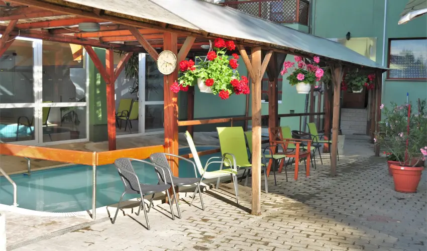 Hajnal Hotel Mez�k�vesd - Augusztus 20.